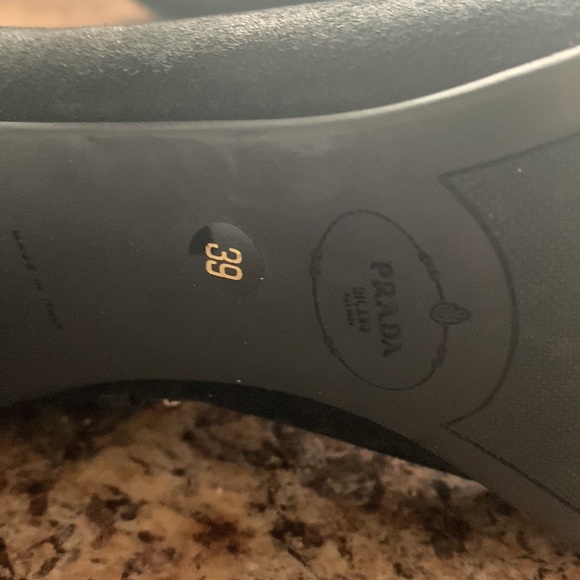 Authentic Prada suede booties. Zip up size 39 - Picture 2 of 5